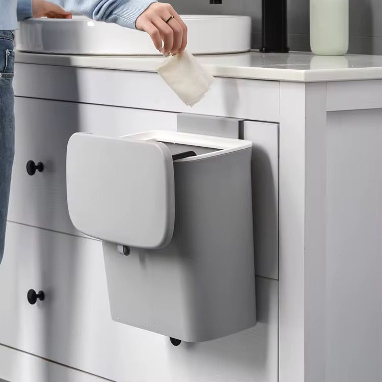 Hanging Trash Can